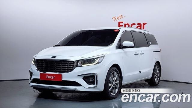 Kia Carnival 9-Seater Prestige