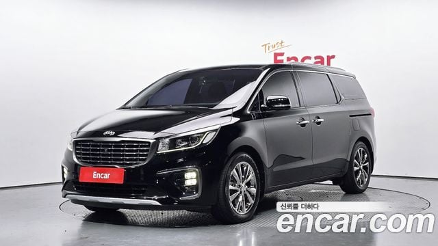 Kia Carnival 9-Seater Noblesse