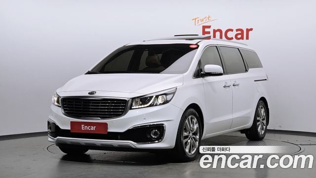 Kia Carnival 9-Seater Noblesse